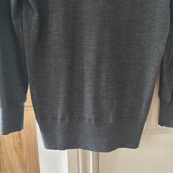 JOHN VARVATOS S 100% wool light weight v neck sweater - Picture 10 of 11